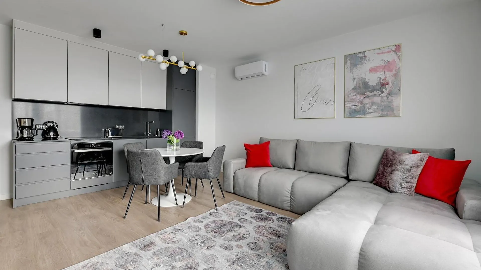 Lion Apartments - Premium Apartments With Parking In The Center Of Gdansk
