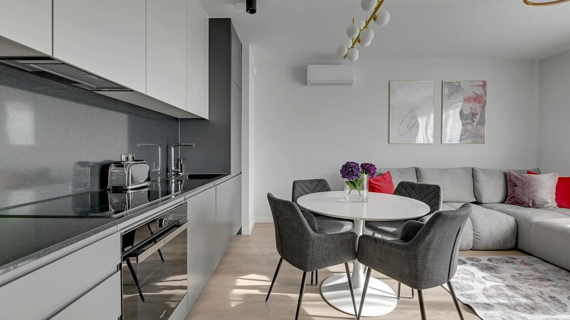 Lion Apartments - Premium Apartments With Parking In The Center Of Gdansk