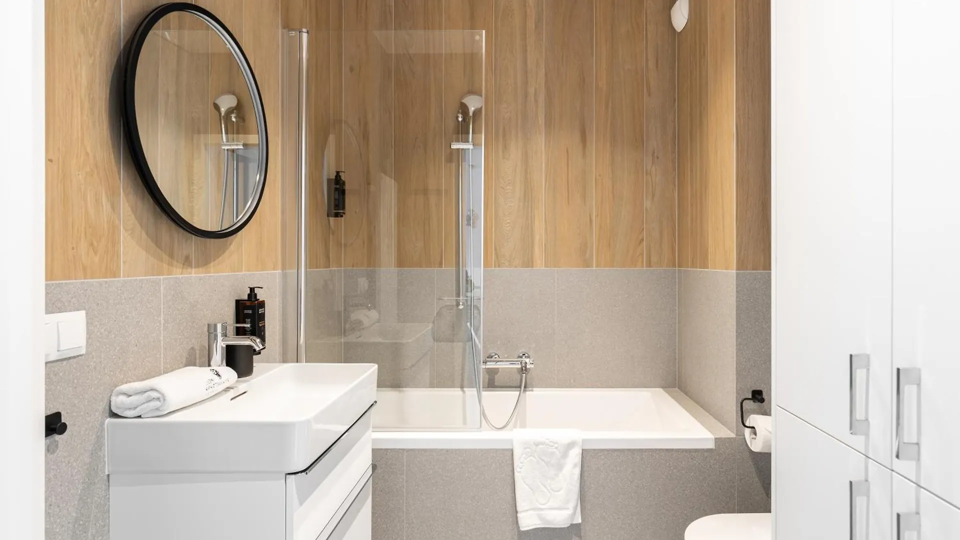 Lion Apartments - Premium Apartments With Parking In The Center Of Gdansk Poland